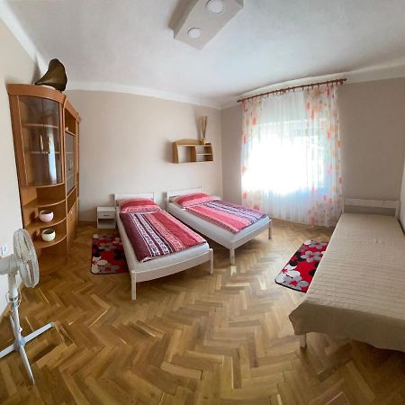 Edina Apartman Balatonlelle Exteriör bild