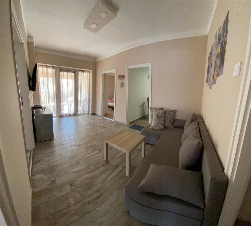 Edina Apartman Balatonlelle Exteriör bild