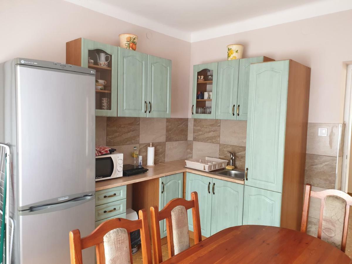 Edina Apartman Balatonlelle Exteriör bild
